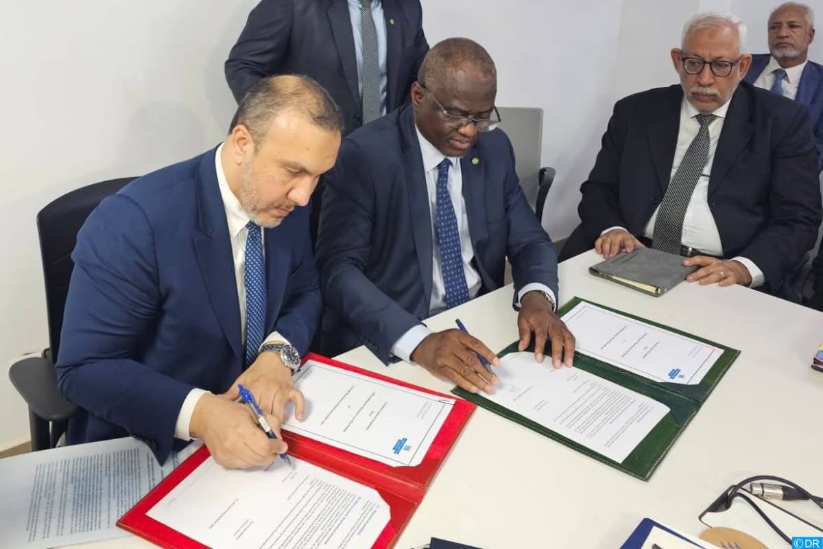 التوقيع بنواكشوط على اتفاقية لتنفيذ الربط الكهربائي بين المغرب وموريتانيا التوقيع بنواكشوط على اتفاقية لتنفيذ الربط الكهربائي بين المغرب وموريتانيا