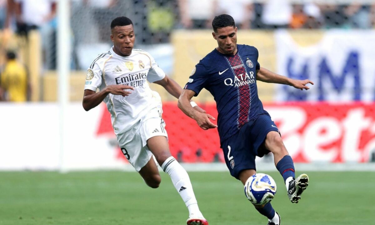 باريس سان جيرمان الفرنسي يتأهل إلى نهائي كأس العالم للأندية بفوزه على ريال مدريد الإسباني برباعية نظيفة باريس سان جيرمان الفرنسي يتأهل إلى نهائي كأس العالم للأندية بفوزه على ريال مدريد الإسباني برباعية نظيفة