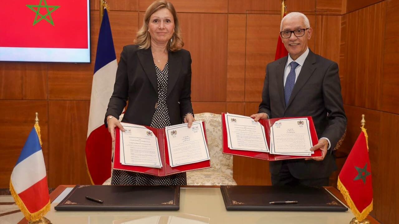 الطالبي العلمي يجري مباحثات في باريس مع رئيسة الجمعية الوطنية الفرنسية الطالبي العلمي يجري مباحثات في باريس مع رئيسة الجمعية الوطنية الفرنسية