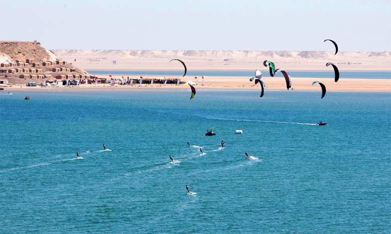 سياحة 19 شاطئ “أم لبوير” بالداخلة، جوهرة طبيعية ت غري المصطافين من داخل المغرب وخارجه