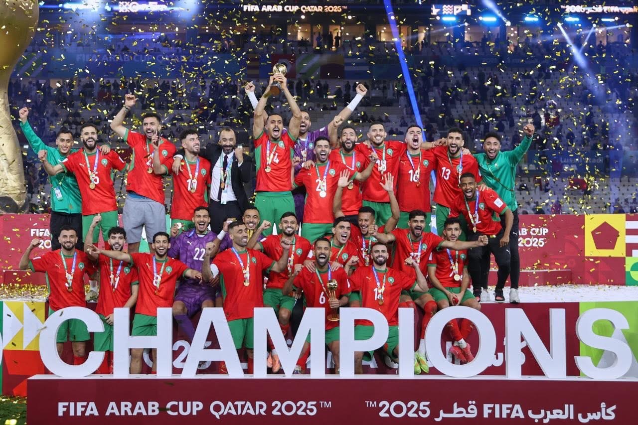المنتخب المغربي يتوج بكأس العرب عقب فوزه على نظيره الأردني المنتخب المغربي يتوج بكأس العرب عقب فوزه على نظيره الأردني