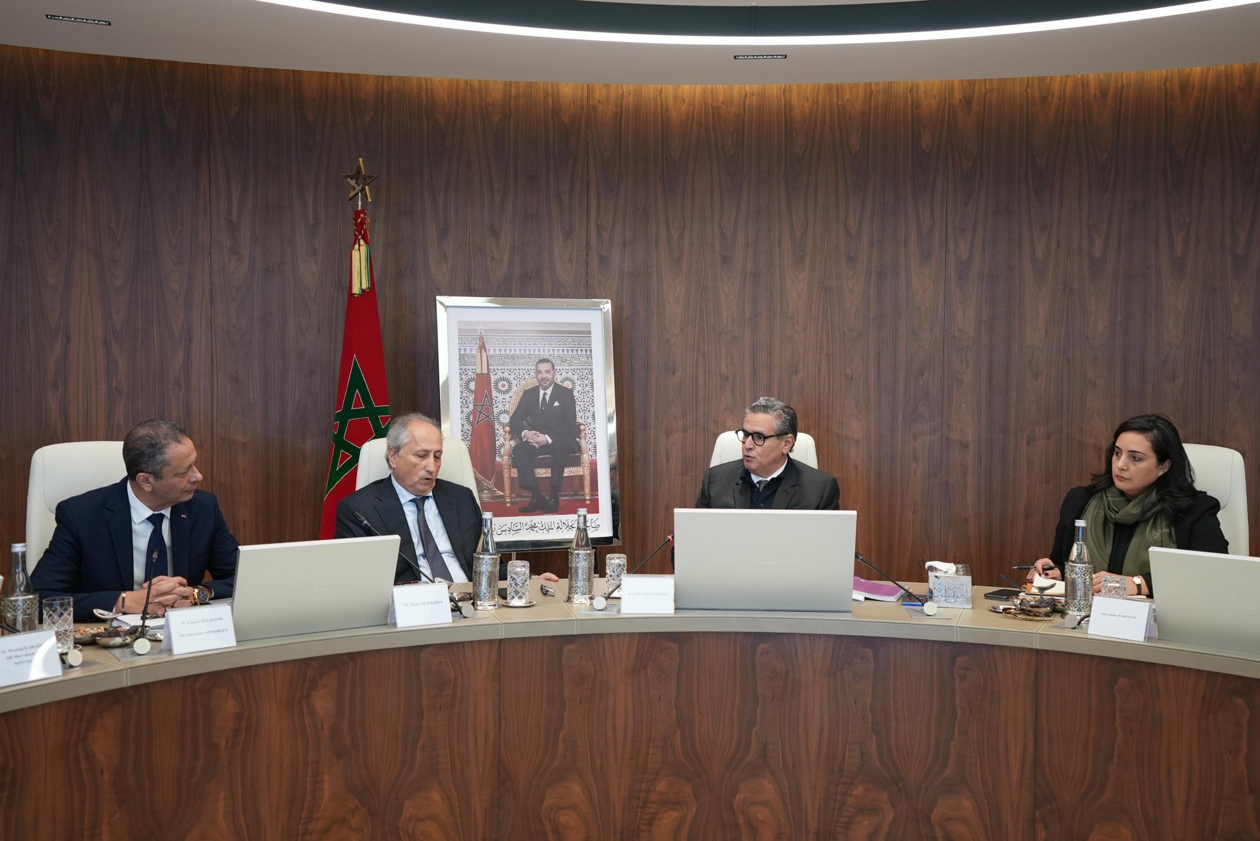 السيد رئيس الحكومة يترأس اجتماع تقديم الخطة الاستراتيجية للشركة الوطنية لإنجاز وتدبير المنشآت الرياضية السيد رئيس الحكومة يترأس اجتماع تقديم الخطة الاستراتيجية للشركة الوطنية لإنجاز وتدبير المنشآت الرياضية