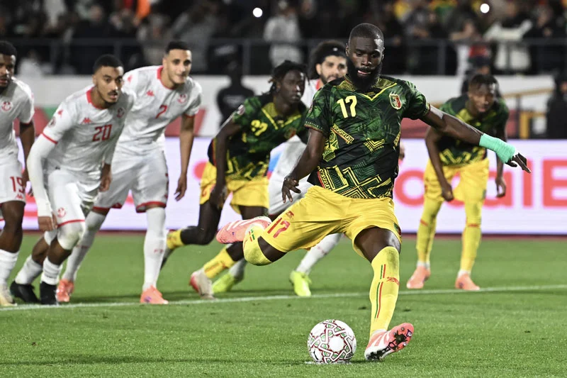 كأس إفريقيا للأمم (المغرب 2025).. المنتخب المالي يبلغ ربع النهائي عقب فوزه على نظيره التونسي بالضربات الترجيحية (3-2) كأس إفريقيا للأمم (المغرب 2025).. المنتخب المالي يبلغ ربع النهائي عقب فوزه على نظيره التونسي بالضربات الترجيحية (3-2)
