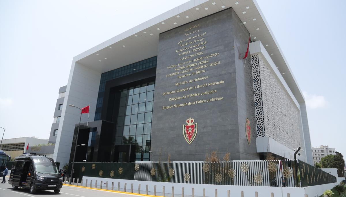 الدار البيضاء.. فتح بحث قضائي لتحديد ظروف وملابسات إقدام شخص كان موضوع بحث قضائي على محاولة الانتحار الدار البيضاء.. فتح بحث قضائي لتحديد ظروف وملابسات إقدام شخص كان موضوع بحث قضائي على محاولة الانتحار