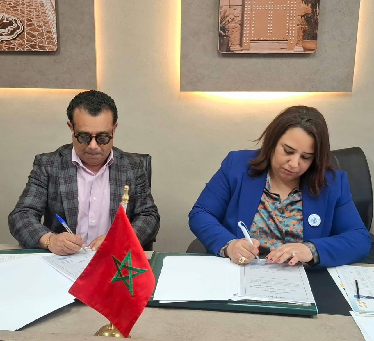 توقيع اتفاقية شراكة استراتيجية بين نقابة هيئة المحامين بالرباط والمركز الدولي للدبلوماسية توقيع اتفاقية شراكة استراتيجية بين نقابة هيئة المحامين بالرباط والمركز الدولي للدبلوماسية