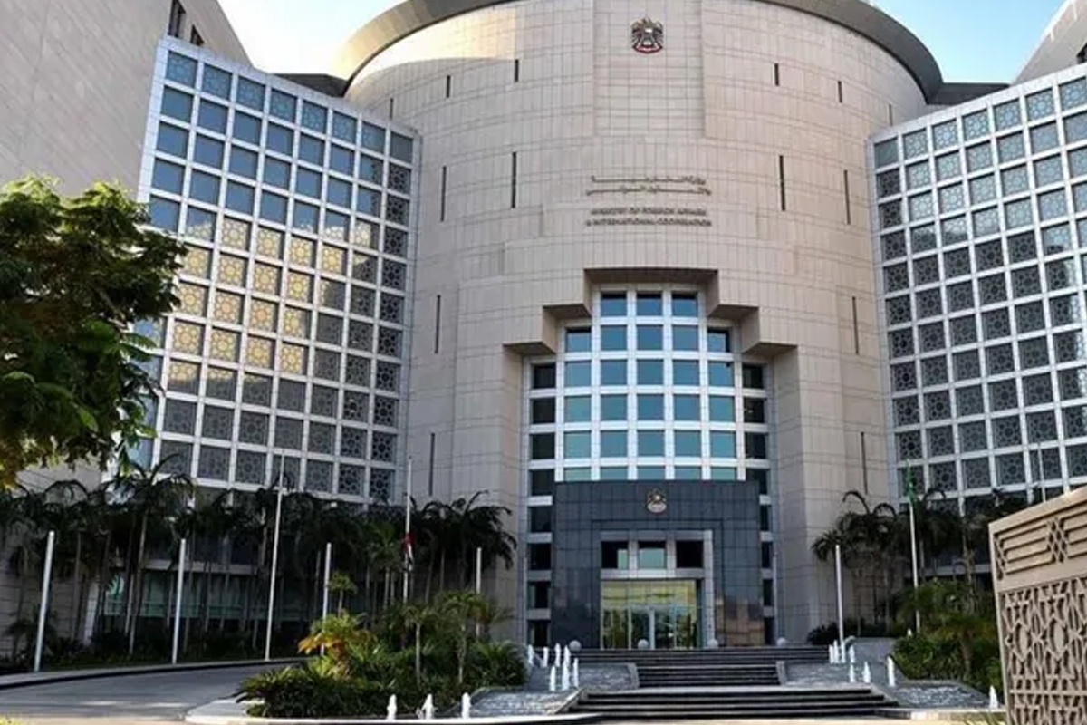 الإمارات تدين بشدة تجدد العدوان الإيراني باستخدام الصواريخ والطائرات المسيرة الإمارات تدين بشدة تجدد العدوان الإيراني باستخدام الصواريخ والطائرات المسيرة