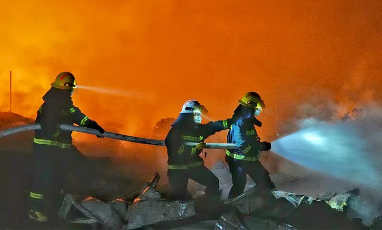 مصرع 21 شخصا اثر انفجار في مصنع للألعاب النارية بالصين مصرع 21 شخصا اثر انفجار في مصنع للألعاب النارية بالصين