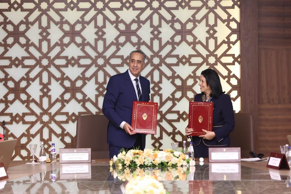 اتفاقية إطار بين وزارة الانتقال الرقمي وإصلاح الإدارة والمديرية العامة للأمن الوطني لتطوير برامج استقبال المرتفقين والمرتفقات بمصالح الأمن الوطني اتفاقية إطار بين وزارة الانتقال الرقمي وإصلاح الإدارة والمديرية العامة للأمن الوطني لتطوير برامج استقبال المرتفقين والمرتفقات بمصالح الأمن الوطني