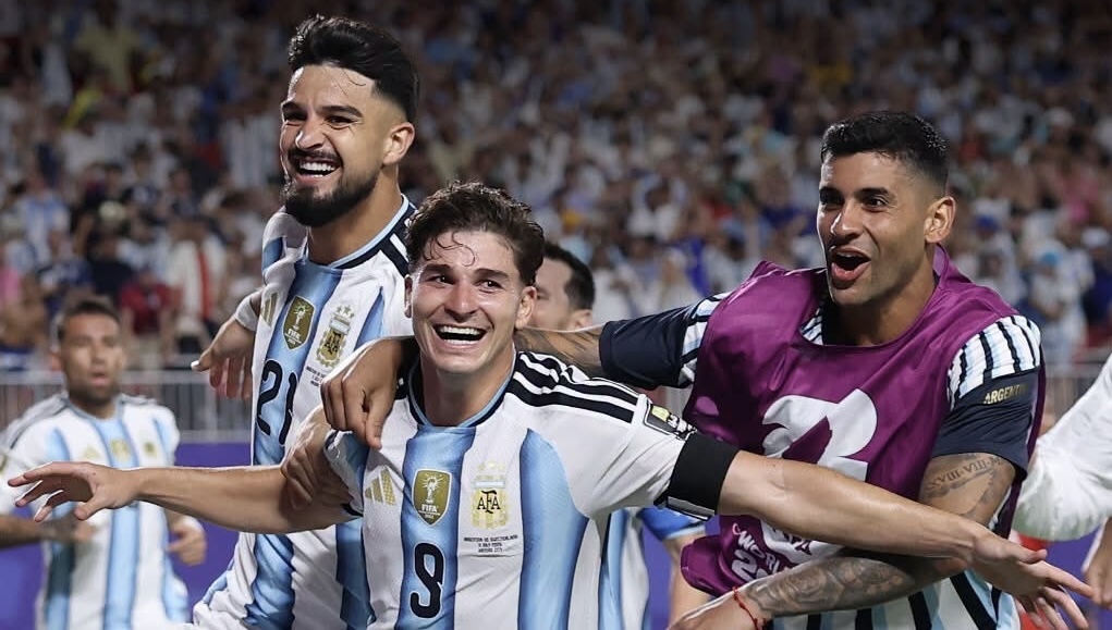 مونديال 2026.. االأرجنتين تتأهل إلى نصف النهائي بفوزها على سويسرا (3-1) مونديال 2026.. االأرجنتين تتأهل إلى نصف النهائي بفوزها على سويسرا (3-1)
