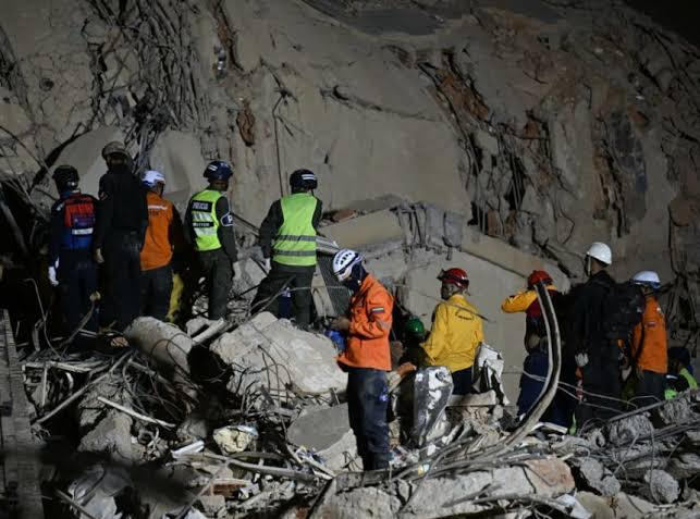 فنزويلا..حصيلة ضحايا الزلزالين تتجاوز 5000 قتيل فنزويلا..حصيلة ضحايا الزلزالين تتجاوز 5000 قتيل